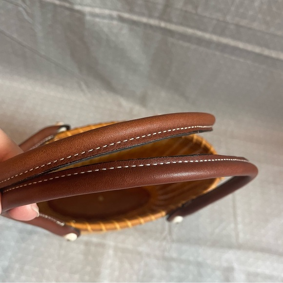 Nantucket Basket Leather Strap Tote “A” Monogram - Picture 5 of 11